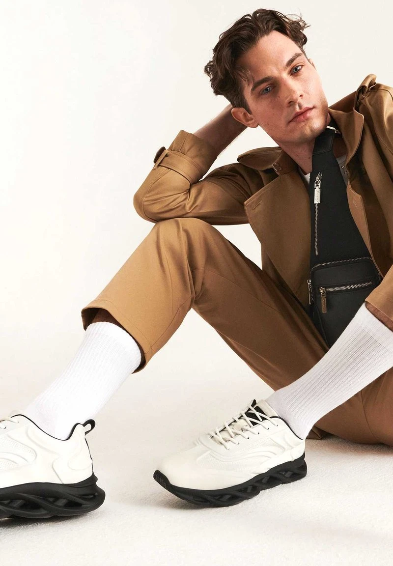 Kazar Umhängetasche - Black – Bild 2